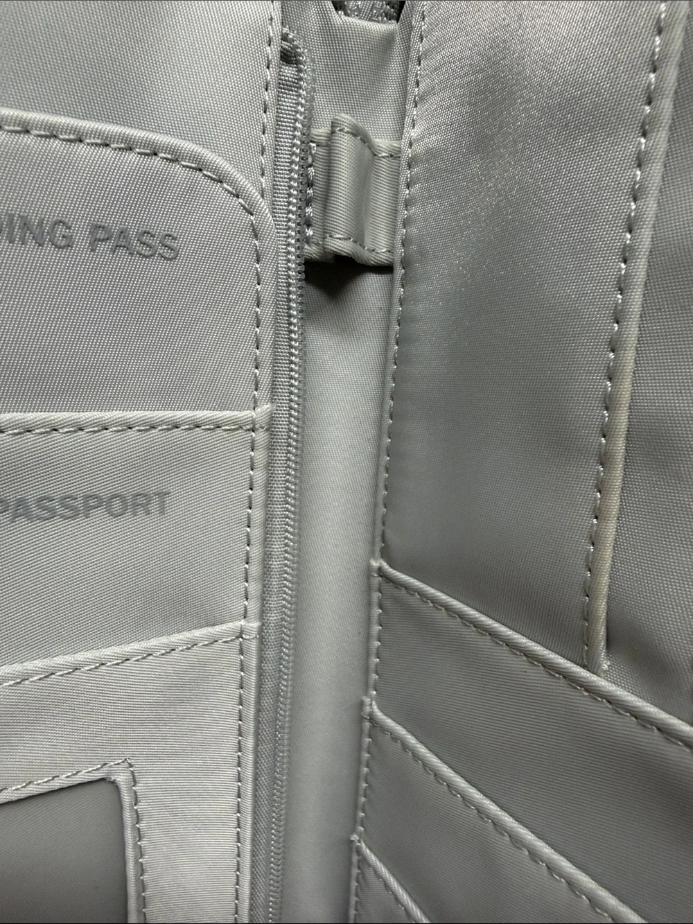 Nordace Siena II Light Gray Zip-Around Travel Wallet